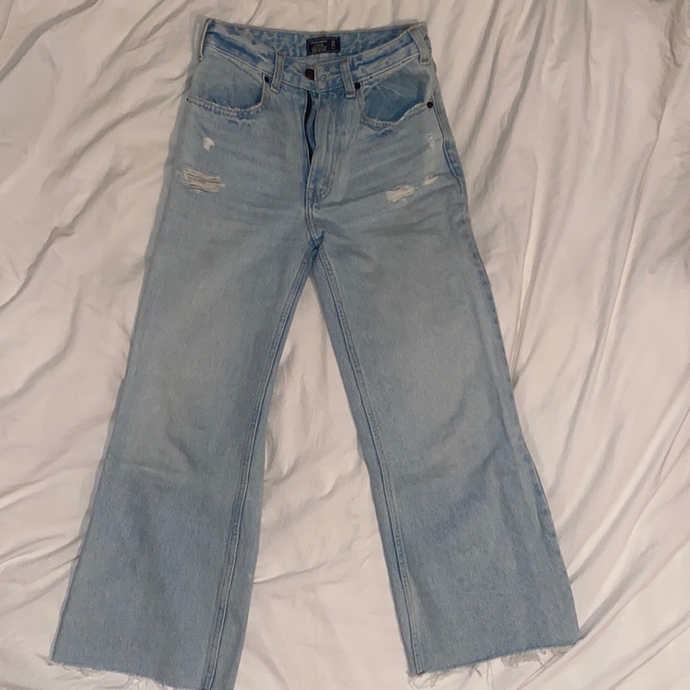 Abercrombie and Fitch Annie high rise wide leg cropped jeans